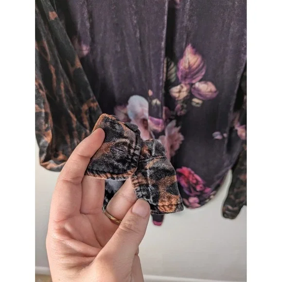 Johnny Was Velvet Leopard & Floral Long Sleeve Button Up Shirt Top M READ - Picture 5 of 8